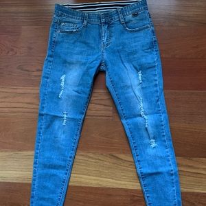 Mid-rise jeans